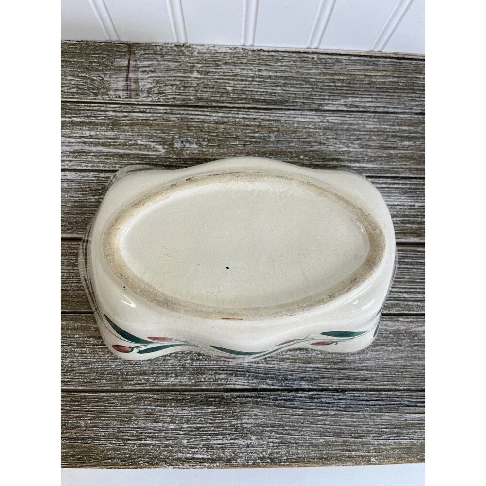 Vintage Scalloped Planter with Rose Buds and Green Leaf Vine Pattern‎